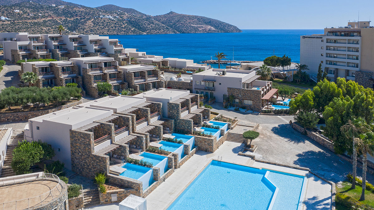 Zeus Eleva Mirabello Bay